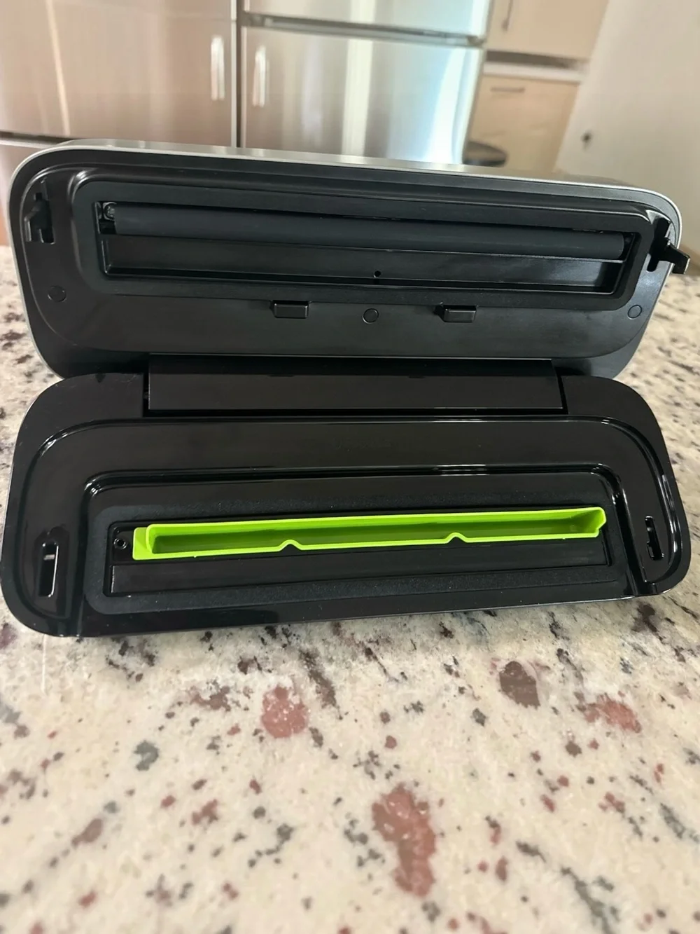 FoodSaver VS1130 Vacuum Sealer Silver Black w/ Manual Cord Roll & Original Box